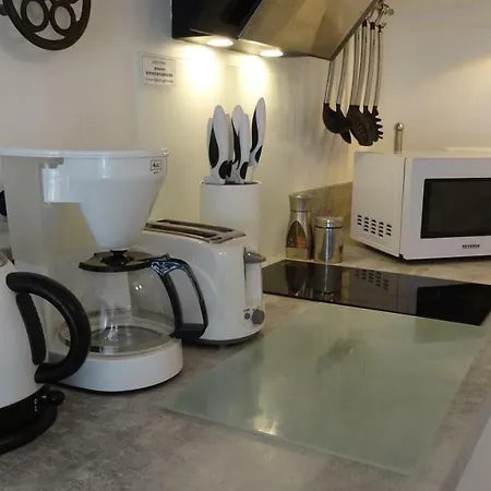 Du Sabotier - Troglodytique - A 100 M Baignade En Riviere - Location De Canoe - Circuits Cyclo - Aire De Pique-nique - 3 Restaurants * Castelnaud-la-Chapelle