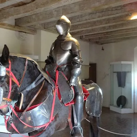 Du Sabotier - Troglodytique - A 100 M Baignade En Riviere - Location De Canoe - Circuits Cyclo - Aire De Pique-nique - 3 Restaurants Ferienhaus