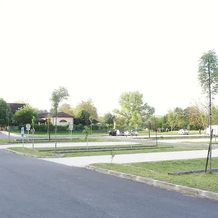 Du Sabotier - Troglodytique - A 100 M Baignade En Riviere - Location De Canoe - Circuits Cyclo - Aire De Pique-nique - 3 Restaurants 캬스텔노라샤펠