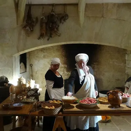 Du Sabotier - Troglodytique - A 100 M Baignade En Riviere - Location De Canoe - Circuits Cyclo - Aire De Pique-nique - 3 Restaurants 펜션 캬스텔노라샤펠