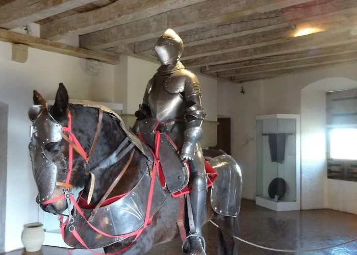 Du Sabotier - Troglodytique - A 100 M Baignade En Riviere - Location De Canoe - Circuits Cyclo - Aire De Pique-nique - 3 Restaurants 펜션